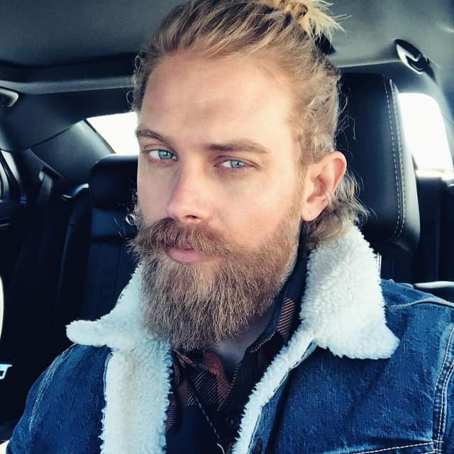 *Takes a selfie before going for a drive*