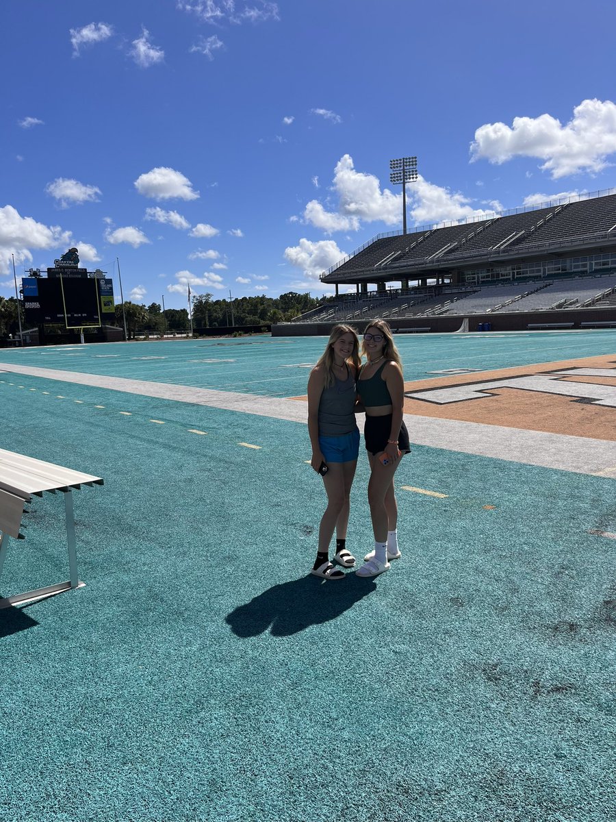 KDoppelheuer's tweet photo. A quick pit stop on our way to myrtle beach! This place is absolutely beautiful!!!! @CoastalSoftball @coach_kgreen https://t.co/UkKqttJEAF