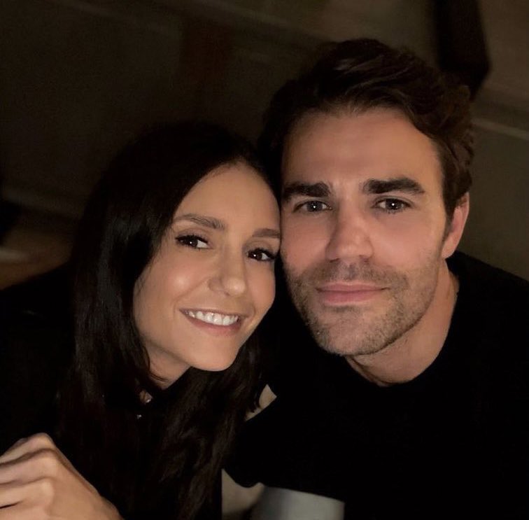 thiegonovais's tweet image. Nina Dobrev encontrou o Paul Wesley e estou emotivo! 🥹