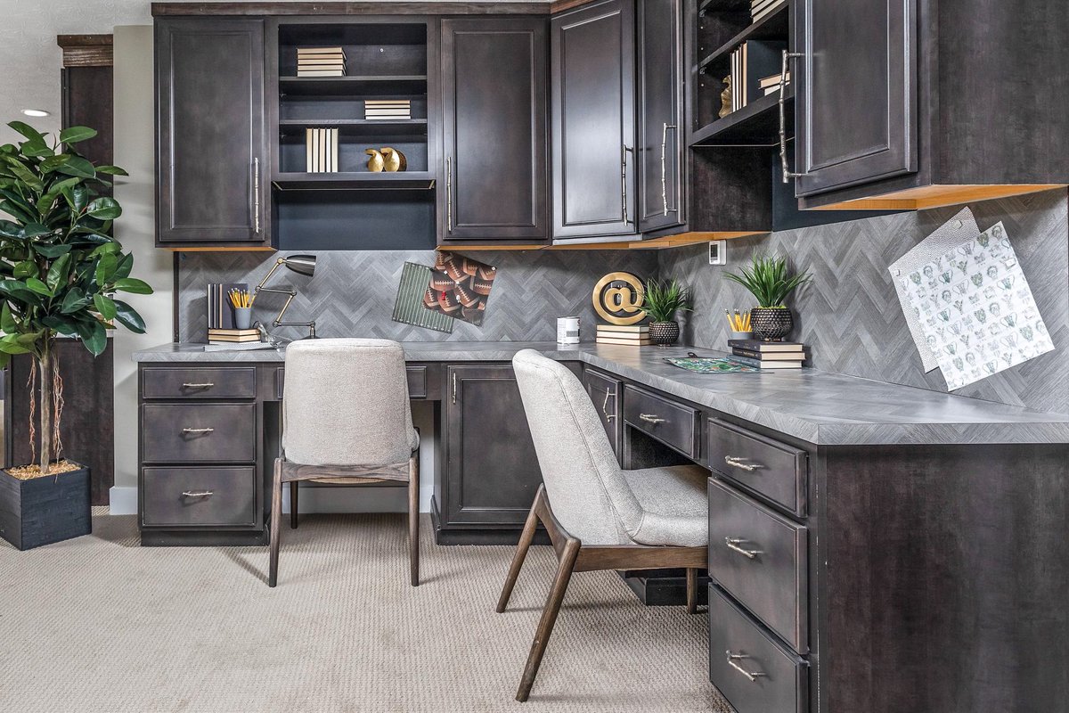 davis__homes's tweet image. 📚✏️ Do you need a dedicated #homeworkspace in your 🏠?