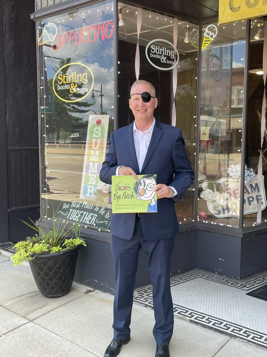 Haadsma4House's tweet photo. ☕️ When you have another successful coffee hour, you reward yourself with a copy of your new favorite book!
Thank you @stirlingbooks1 for hosting us once again. 
#coffehour #albion #eyepatch #shoplocal #pirate #TREASURE https://t.co/hf3es3pkSP