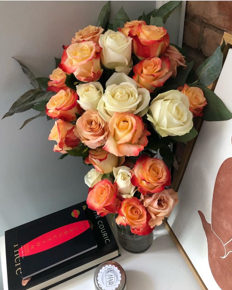 TheBouqsCo's tweet photo. Absolutely stunning π we love a single focal arrangement. Thanks @jamburgalar for sharing the #bouqlove! https://t.co/ailX7N1xrh