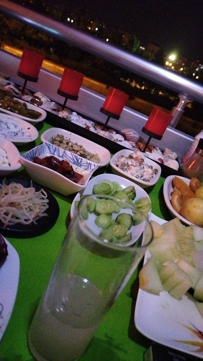 #rakı #sohbet #Cumartesi #mustafakeser #neşekaraböcek #hudaiaksu #arifsusam #ahmetkaya #cevher... hakkını verin rakının ya da yeni nesil mesil deyip sulandırmayın 90'lar popla