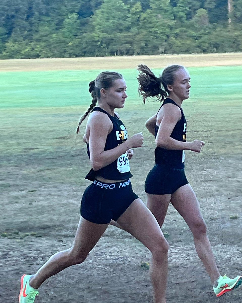 lizzee_runs's tweet photo. Last First Meet of Senior Year! 🥲😁 https://t.co/zstrWzYYV1