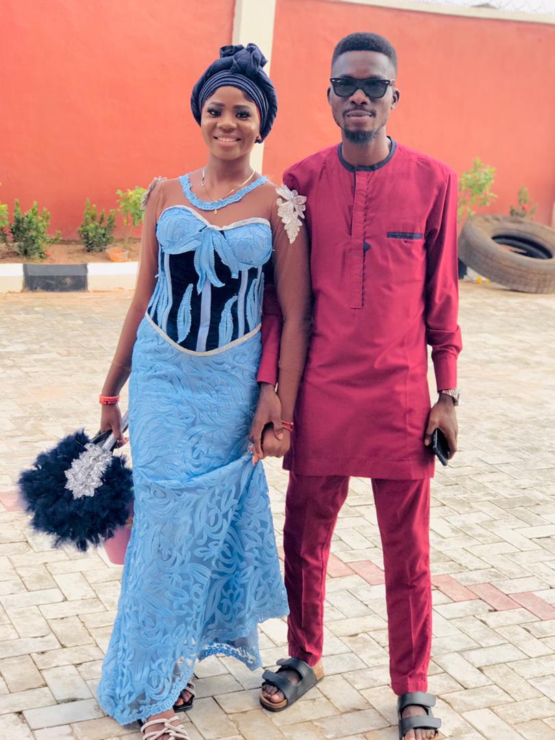 _bejidegbenga's tweet photo. Once they get married, they become marriage counsellors.
Biko, na single we single, we dinnor kee anybody!
Las las, everybody geh dia own Saturday! 🤗
#KidSisAndI😘 https://t.co/4HQbxGAOOG