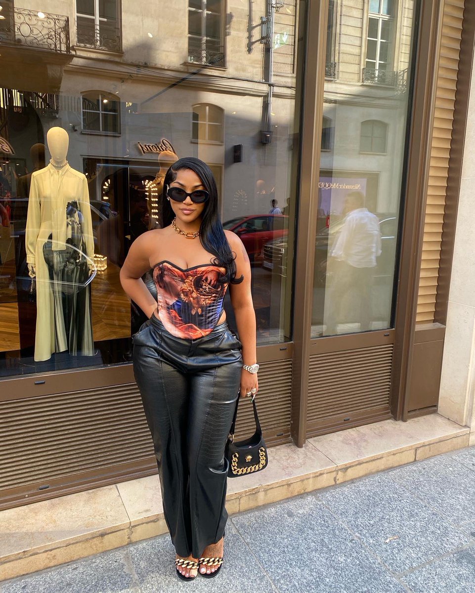stefflondon's tweet photo. 🇫🇷 https://t.co/IE9JlmtJel
