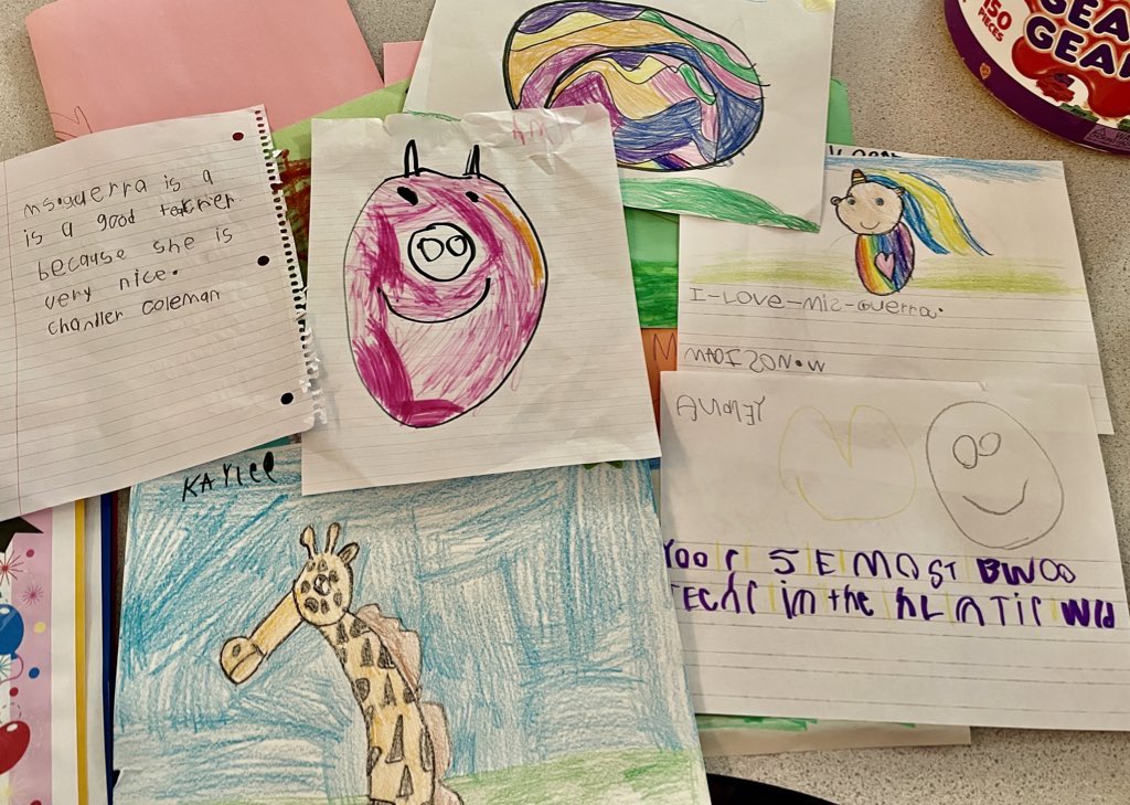 teacherpeep's tweet photo. @RedFalling Hi👋!  I’m a #Kindergarten #teacher starting my 28th year!  I’m looking to build my read aloud #book📚#library. Thank you for any blessings!💜 https://t.co/AM0oNFJkTC https://t.co/7JORV7OUs9 
#clearthelist #clearthelist2022 #teachertwitter #MagentaMagic #TMobile #DonorsChoose https://t.co/atCcjRzbDh