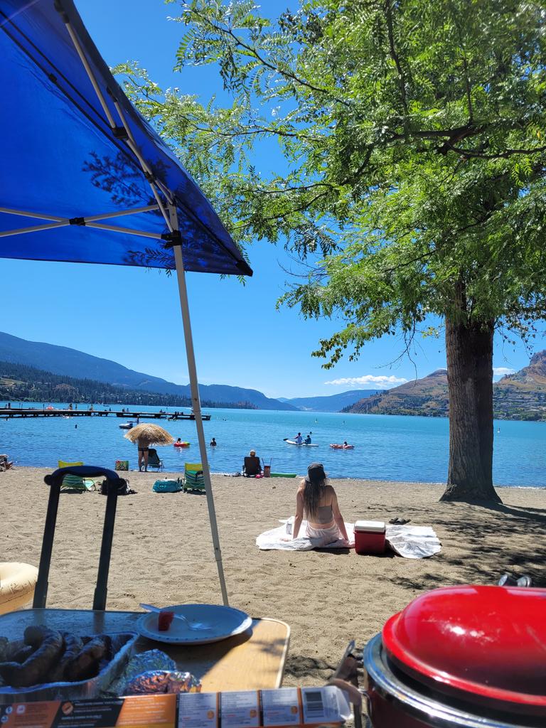 PeterVilladolid's tweet photo. ATM..

Kalamalka lake.. 

#lake
#bcsummer https://t.co/dYyzhCoybt