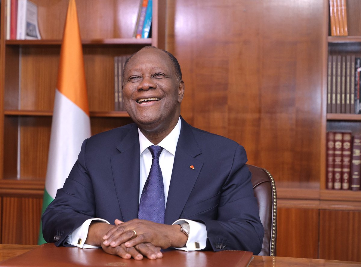 Dans le souci de renforcer la cohésion sociale, j’ai signé un décret accordant la grâce présidentielle à M. Laurent Gbagbo. J’ai également demandé qu’il soit procédé au dégel de ses comptes et au paiement de ses arriérés de rentes viagères.