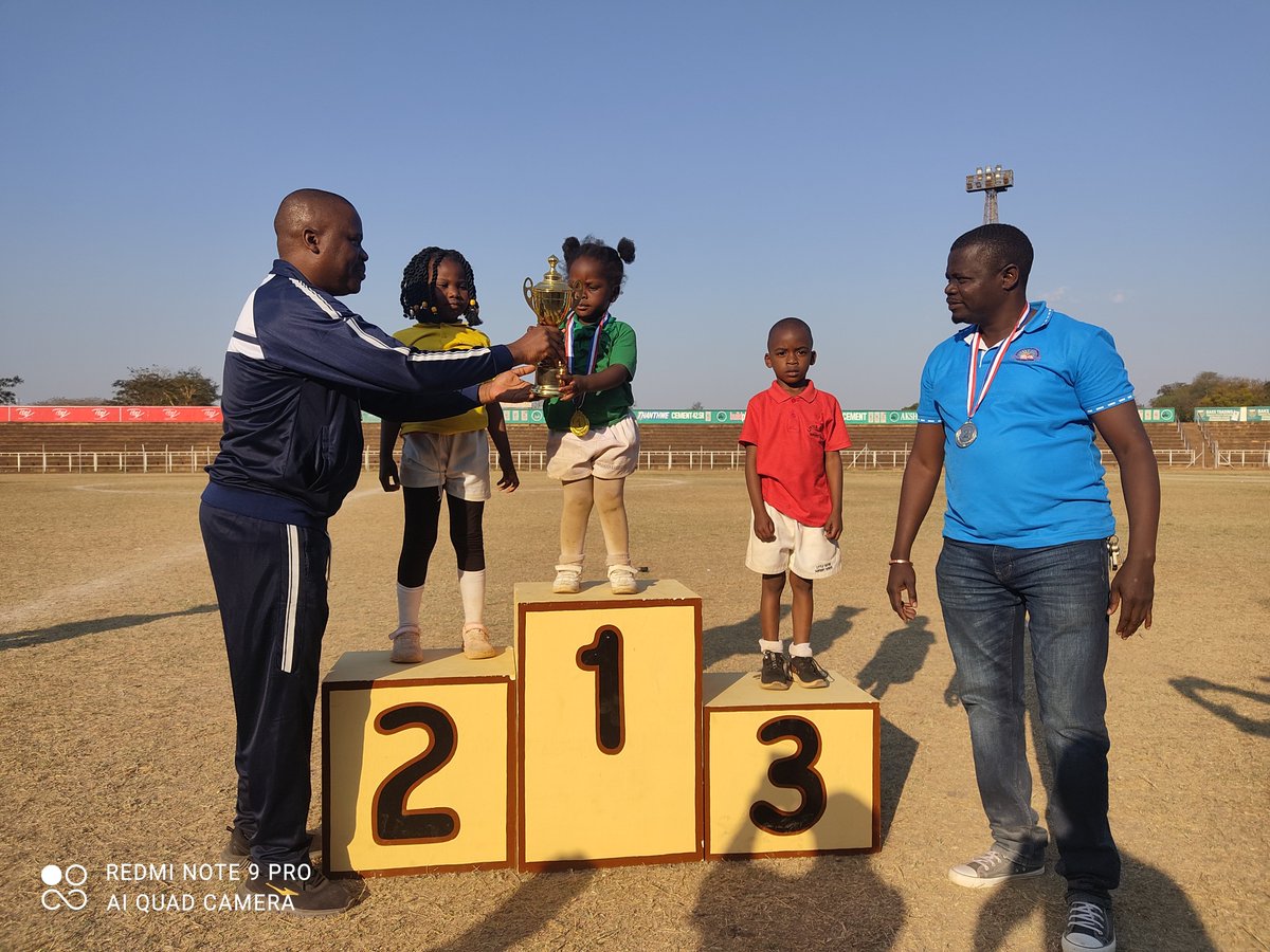 #Veteran #broadcaster #JosephMwanoka has urged communities to recognize that they have a role to play in #understanding  
 &amp; preventing #degradation and #climate change, whilst taking responsibility in caring for da #planet seriously #HavenModernAcademy <a href="/aej_malawi/">AEJ Malawi</a> <a href="/malatamathews/">Mr. Green</a>