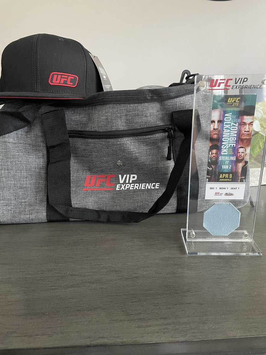 DanWork04's tweet photo. Thanks for the swag bag @danawhite #ufc273 #ufcvip https://t.co/kOyAvIpLgd