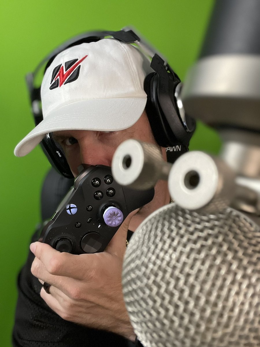 iam_jmitchell's tweet photo. ⚡️ Ya’ll Know What Time It Isssss ⚡️
BEST Green Screen POV on #Twitch 😎
We leveling up a couple weapons in #Vanguard MP then hittin’ the ground runnin’ on #Warzone 😤
LETS GET AFTER IT #POWERUPFAM ⚡️
📺 https://t.co/O09HsYQDni https://t.co/B6L0q50qr3