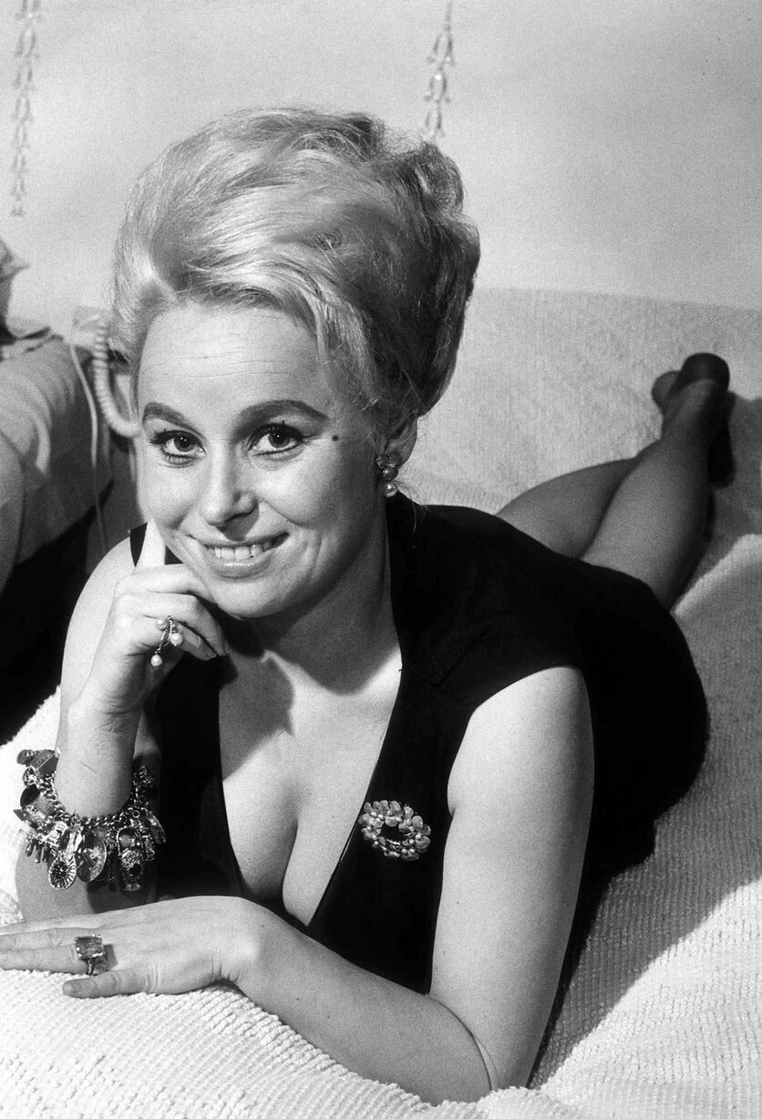 Happy birthday to Barbara Windsor! She played her iconic character Peggy Mitchell in Doctor Who! 