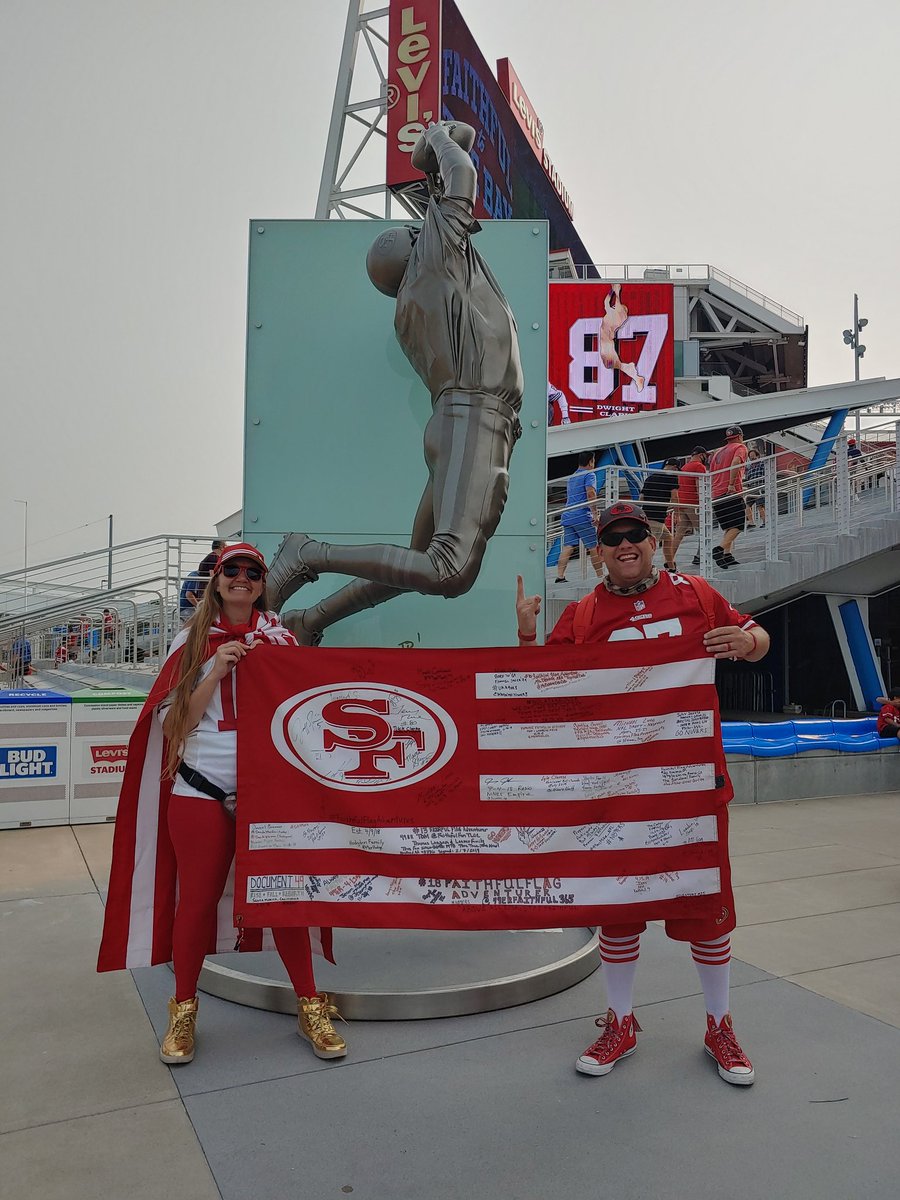 49erHodge's tweet photo. Had a lot of fun at Dwight Clark day last year, but unfortunately I can't make it this time.
I have 4 tix to 49ers training camp for #DC87 day tomorrow to giveaway... https://t.co/pJsbNCX9mS