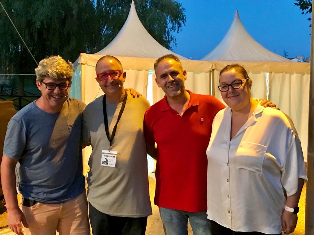 "Hay personas que mueren sin amar, nadir lo hace sin haber sentido miedo'
J.C.Somoza
Festival de novela Gata Negra
Moraleja