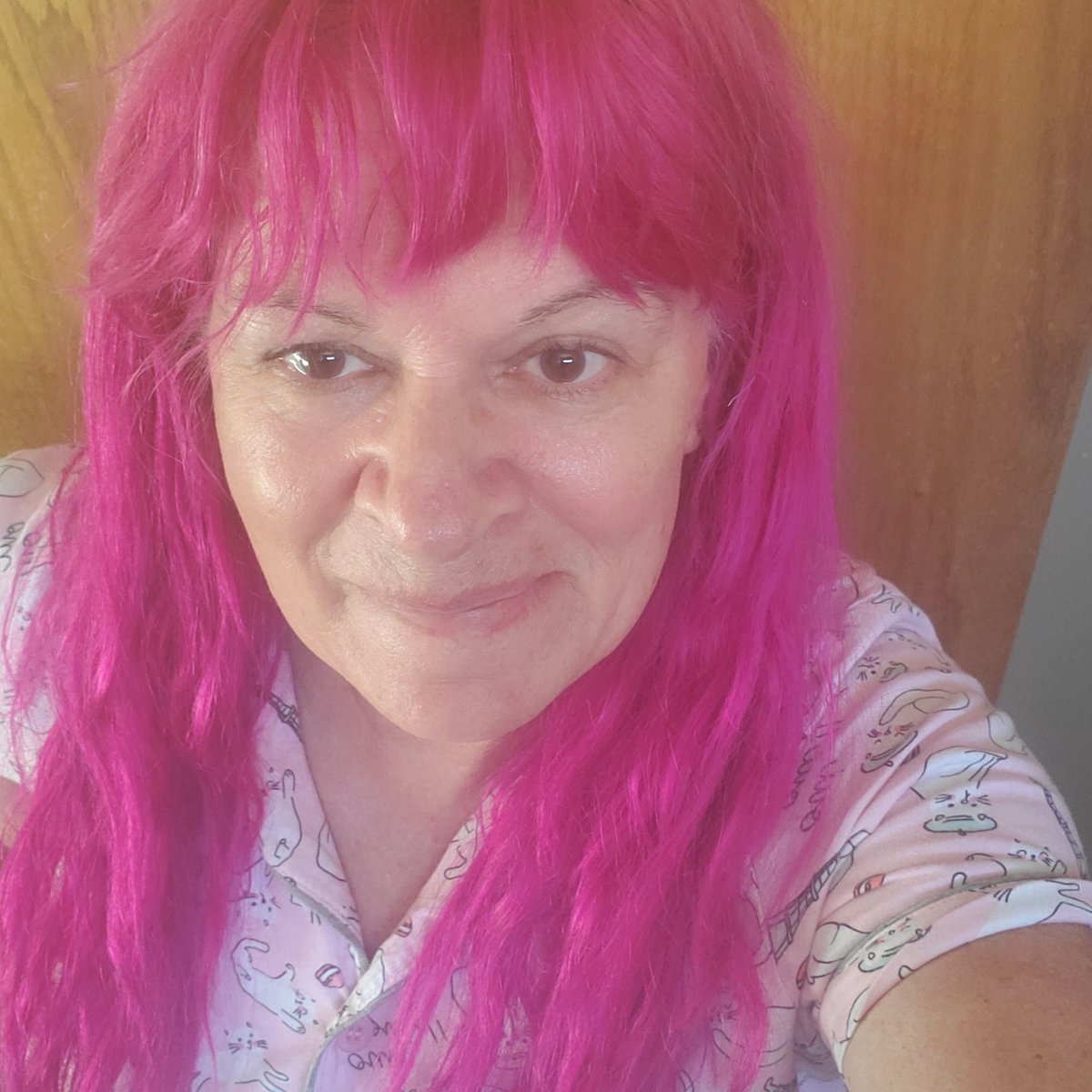 sunny_joni's tweet image. There is an app that you can use on laptop and it will make your cell phone ring for 10 min so you can find it.  Even if ringer off.  1st selfie with found phone. Why yes, yes I am still in my pajamas 😹😹😹 #foundmyphone #adhdgirl