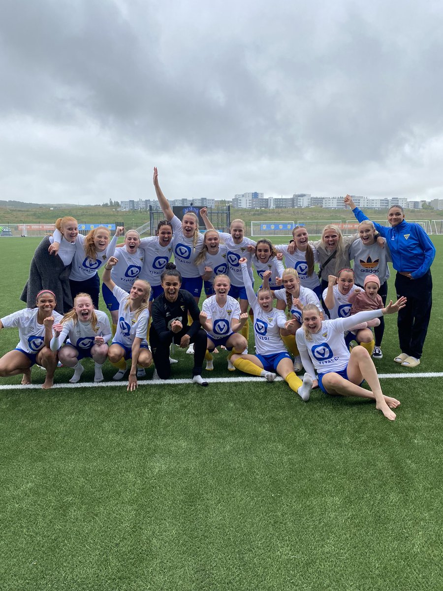 Grottasport's tweet photo. Geggjaður sigur á Fram!!!💥💪🏽
Grótta lék við Fram fyrr í dag á Framvelli í sannkölluðum toppbaráttuslag í 2. deild kvenna. Eftir að hafa lent 2-0 undir tókst stelpunum að landa sigri og skora þrjú mörk síðustu tíu mínúturnar 🙌🏽 Mörk Gróttu skoruðu Ariela, María Lovísa og Marwa ⚽️ https://t.co/uPpao6kTkU
