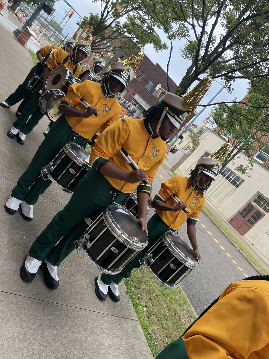 WorthingBand's tweet photo. Congratulations to Clifford Branch, alumnus of Evan E. Worthing Early College HS (Co’67), on his NFL HOF enshrinement in Canton, OH. The M.P.S.S. Band represented the city of Houston today! @TeamHISD @WorthingColts1 @HISDFineArt  @SouthArea_HISD @abc13houston @HISDSupe @KPRC2 https://t.co/RmyajzYhPC