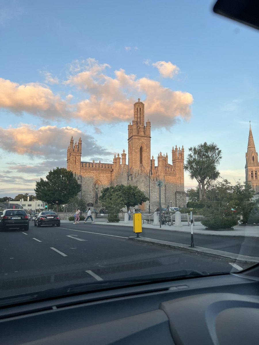 LucindasIreland's tweet image. After a hectic week, the calm of the evening in my local area - a drive along the front to home - very lucky I know. #imnotdriving #passengerseatpics