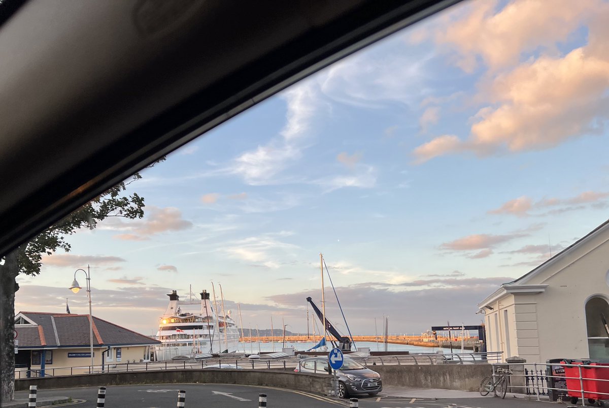 LucindasIreland's tweet image. After a hectic week, the calm of the evening in my local area - a drive along the front to home - very lucky I know. #imnotdriving #passengerseatpics