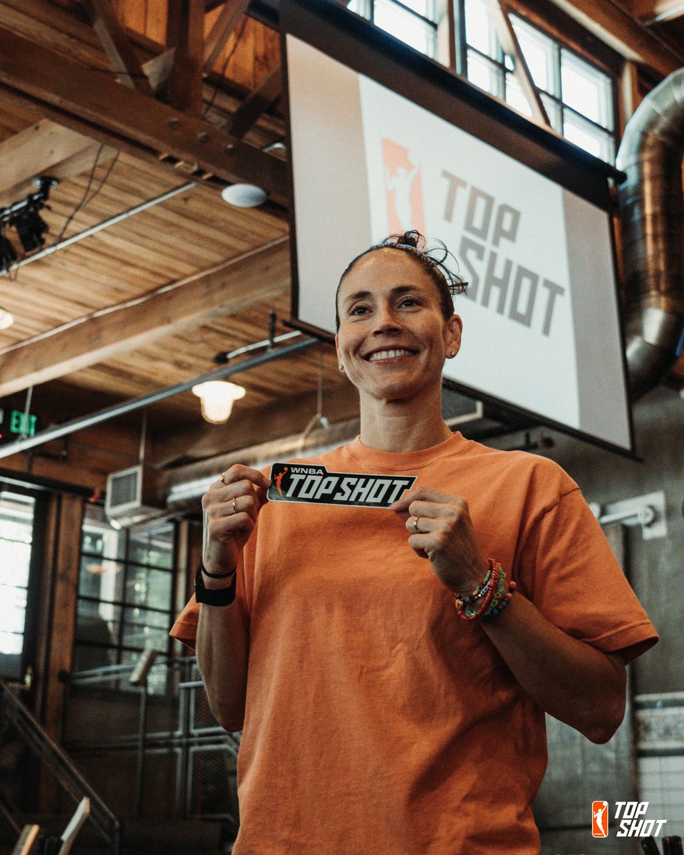 WNBATopShot's tweet photo. Community meetup in Seattle featuring @S10Bird ahead of her last game at home. 🔥👏 #WNBATopShotThis https://t.co/5SVrQpp32X