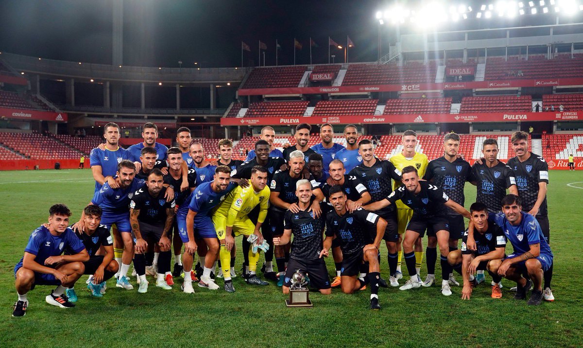MalagaCF's tweet photo. 🏆 Trofeo Ciudad de Granada 🏆

📸 @GranadaCF 

#PretemporadaMCF | #GranadaMálaga https://t.co/8xy6v58Z6Y