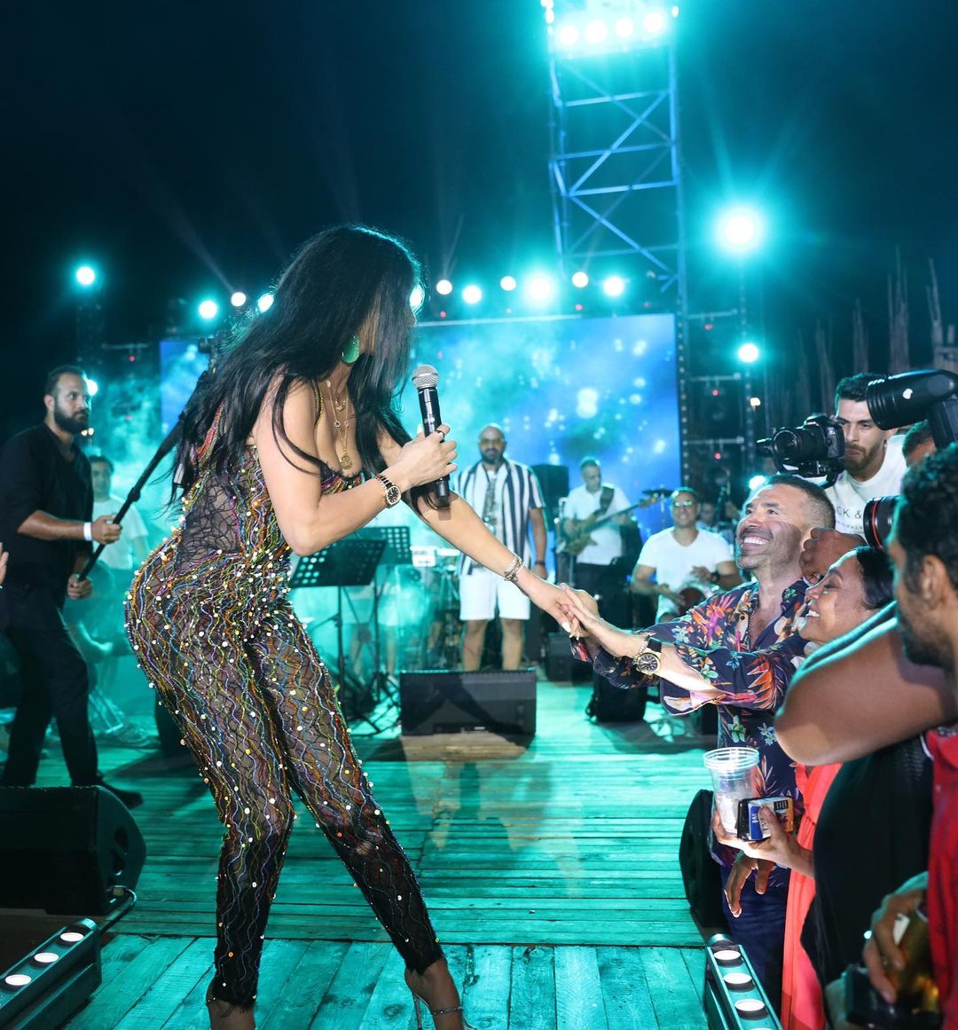 Mobtada's tweet photo. أحدث ظهور لـ #هيفاء_وهبى من حفلها بالعالمين الجديدة 
@HaifaWehbe https://t.co/zePXMcKlM4