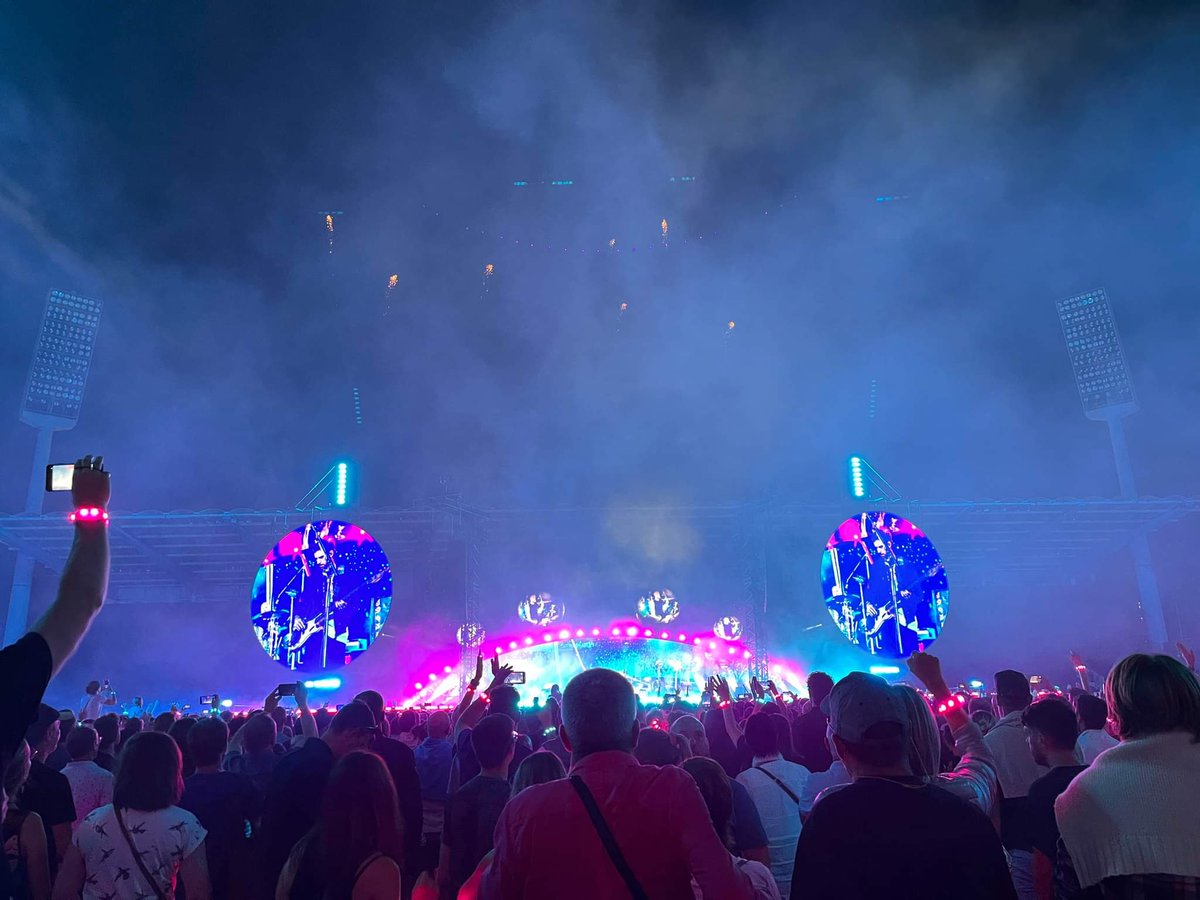 ColdplayCorner's tweet photo. #ColdplayBrussels #Night2
#CPCRBXL https://t.co/HDocUcUhp9