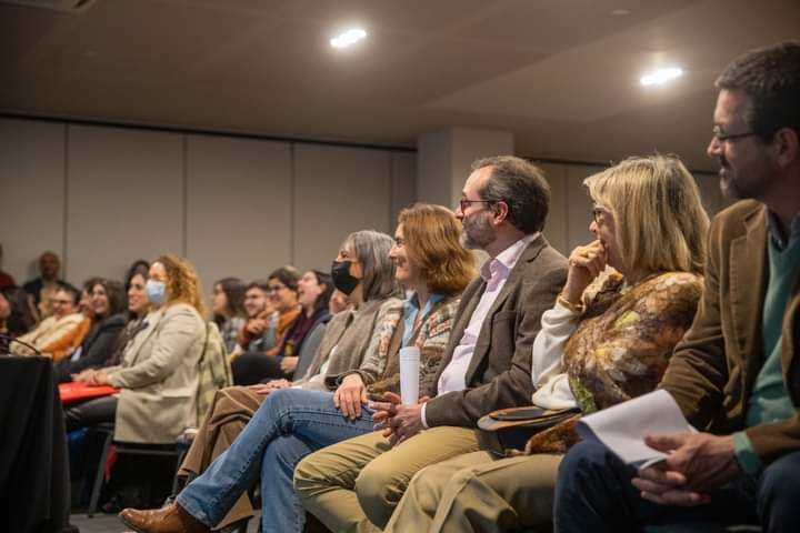 marcelomonico's tweet photo. Felicitaciones @DickensUruguay  por estos 50 primeros años! Mónica una visionaria sobre la forma de enseñar una lengua extranjera con foco en el estudiante. 
Gracias @TGallette  por la invitación al evento y por tus palabras! 

#MidSummerDream 
#GoldenEdition https://t.co/SGKnzHdAN4