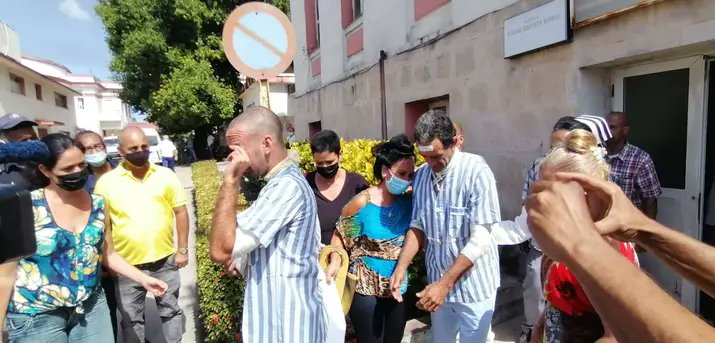 De alta médica los primeros pacientes que llegaron al hospital Calixto García, quienes procuraban sofocar el incendio en #Matanzas.