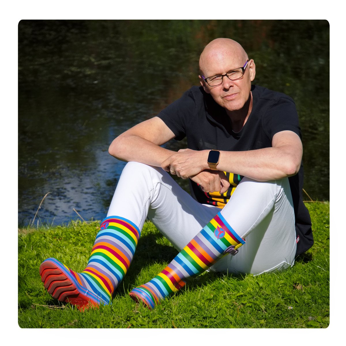 Welliesare4men2's tweet photo. Pride day in the Netherlands today. 🏳️🌈
Out in my "Evercreatures" rainbow wellies because Hunter (unfortunately) doesn't make a pair like these.
#Evercreatures #Wellies #Rainbow #Gummistiefel #Regenlaarzen #LGBTQ #Stunning #Awesome #BeSeen #Standout #DareToBeDifferent #Proud https://t.co/ISpk72lopJ