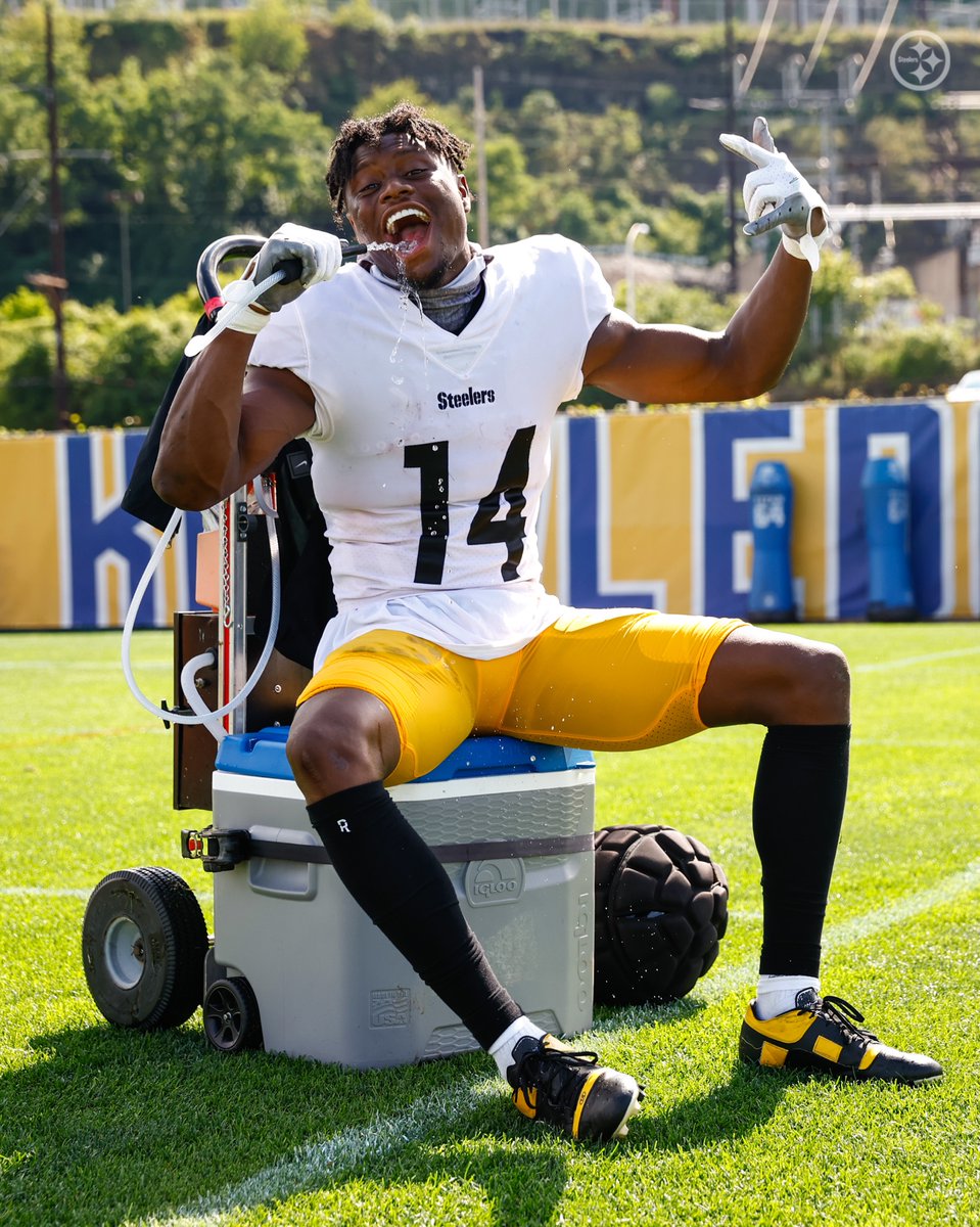 steelers's tweet photo. Stay hydrated, folks https://t.co/C4aZP1v2G3