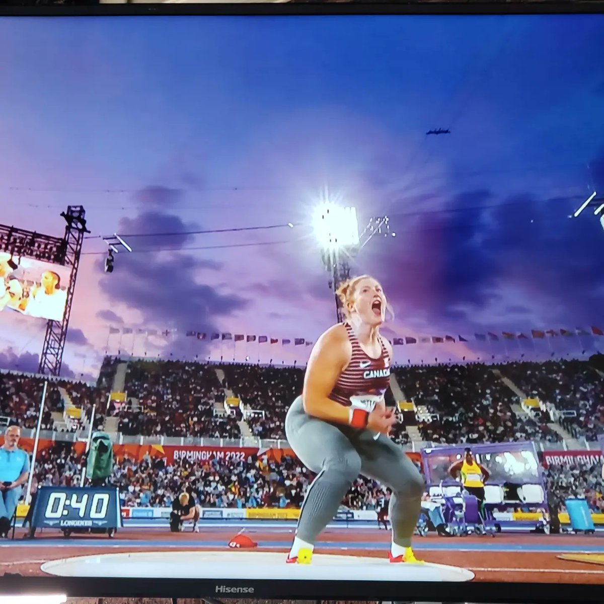 A picture is worth a thousand words... or a Commonwealth gold medal 🥇

Congratulations again to Lancer <a href="/WindsorLancerTF/">Windsor Lancer T&F</a> alum Sarah Mitton on capturing the gold medal at the 2022 Commonwealth Games this past Wednesday! 

#LancerFamily #commonwealthgames #WSR 

📸 @windsorlancers