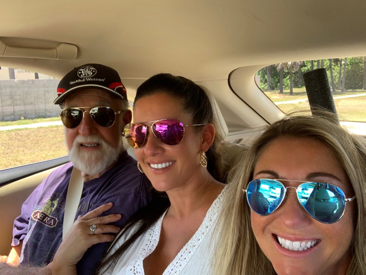 DLB517's tweet photo. @twowolveswine … saved this to drink with my sister in law for her bday…and Dad too (Father-in-Law and our Fam Jam Wino!!!) It didn’t disappoint!!! #GroupSong #2018 #fuckthisshit #livehappilyeverafter #penni55 #smellthesoil https://t.co/dG6AbOdR1n