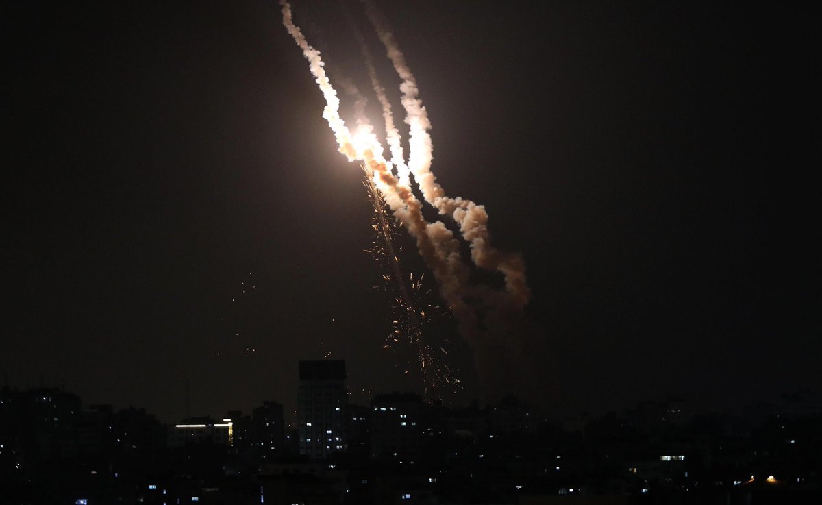 Kerimalastal's tweet photo. Gece gündüz, abluka altında kısıtlı imkanlarla ürettiği füzeleriyle zalimlere karşı direnen #GAZZE…

#GenocideinGaza
#GazaUnderAttack https://t.co/bLGGpwTy5A