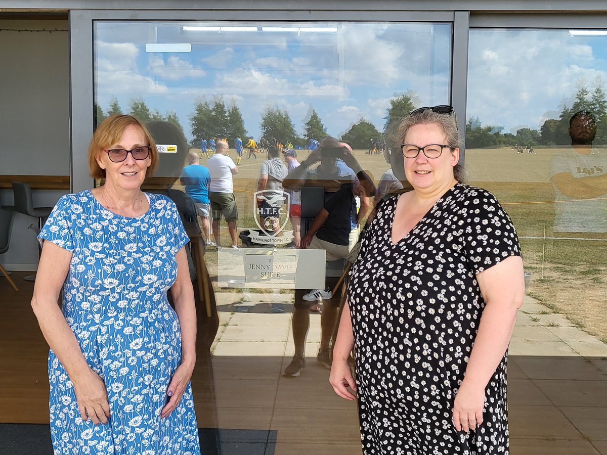 HawkingeTownFC's tweet photo. #clubsecretary #makeithappen #jennydavisuite
Today we welcomed former Club secretary Jenny Davis 'back home' & unveiled the 'Jenny Davis Suite' https://t.co/CZhWfX1JFn