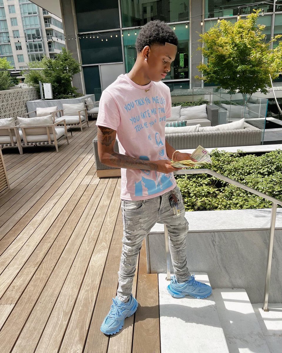 TwitchLuuhdev's tweet image. really havin it 👌🏾