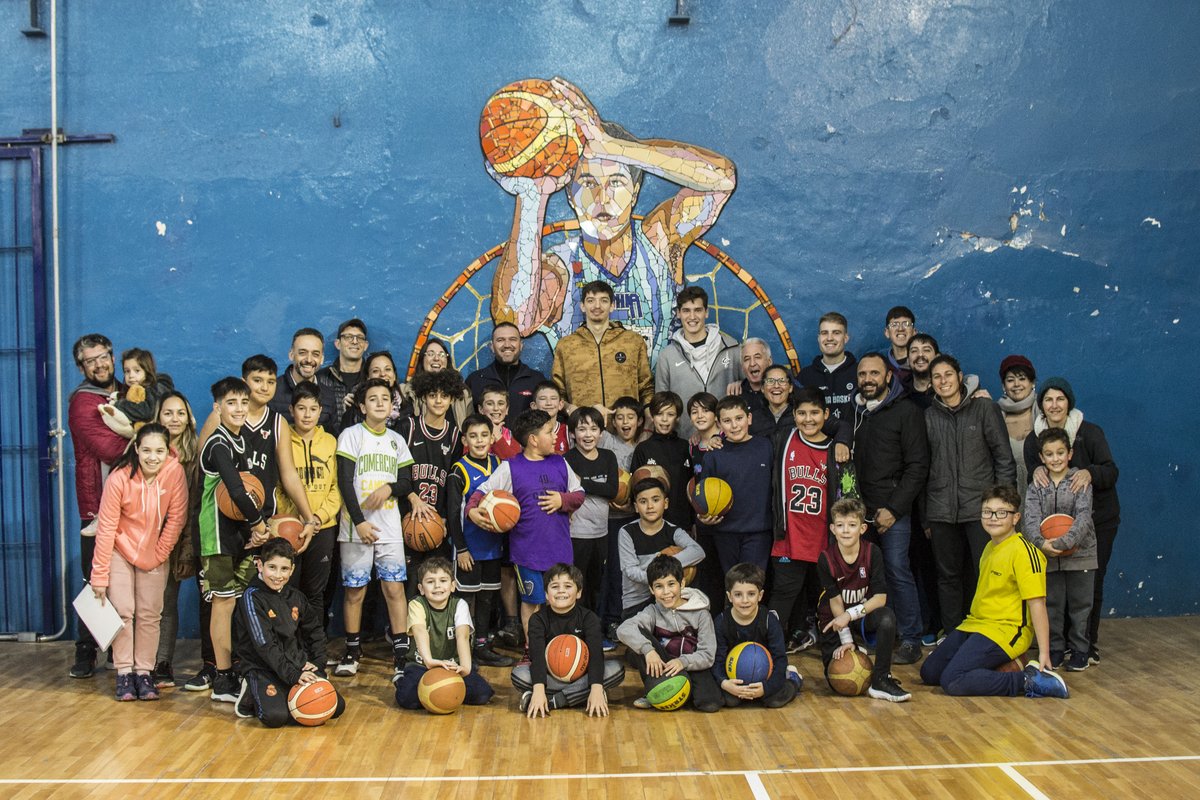 Argentina Básquet (@cabboficial) on Twitter photo 👏 Tomás Chapero y Bautista Lugarini, ex jugadores de <a href="/bahiabasket/">Bahía Basket</a>, visitaron la escuelita social en el Polideportivo Zona Norte y entrenaron con los chicos de Mini y Premini 🏀
📸 Verónica Anghileri 👏 Tomás Chapero y Bautista Lugarini, ex jugadores de <a href="/bahiabasket/">Bahía Basket</a>, visitaron la escuelita social en el Polideportivo Zona Norte y entrenaron con los chicos de Mini y Premini 🏀
📸 Verónica Anghileri