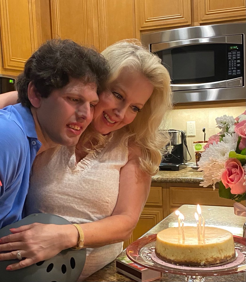 KymKarath's tweet photo. Sharing a wish with my favorite person. #specialneeds #aureliafoundation #creativesteps #birthdays https://t.co/GmeeTuSe8D