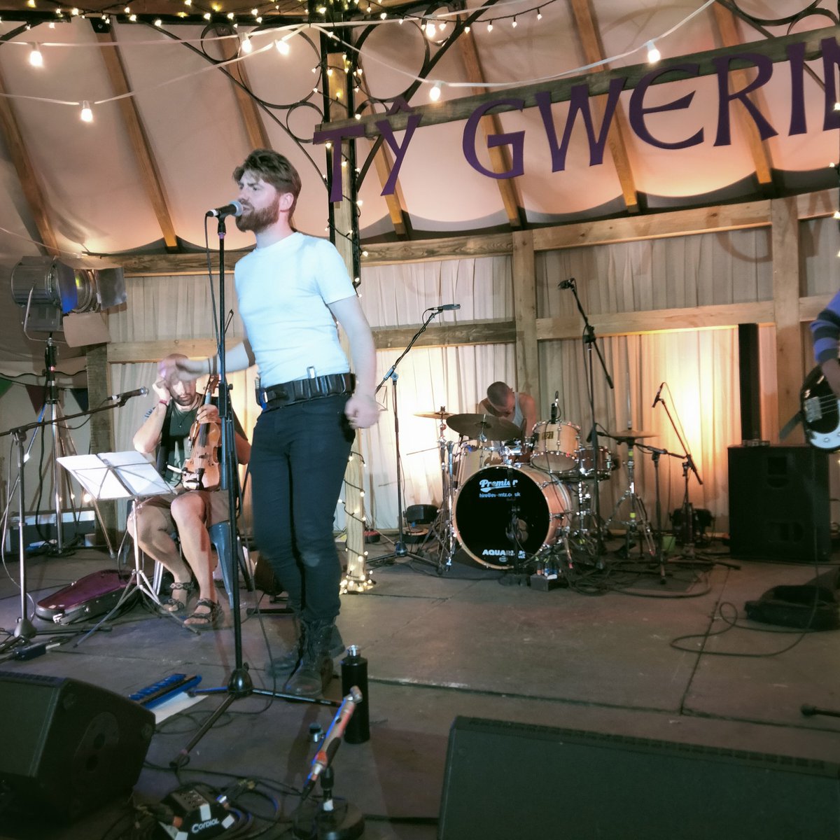 Non Gwenhwyfar tweet media