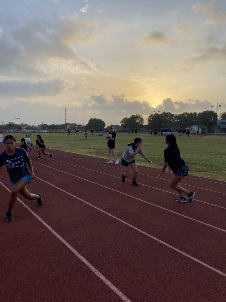 Gonzales Apaches XC/Girls Track tweet media