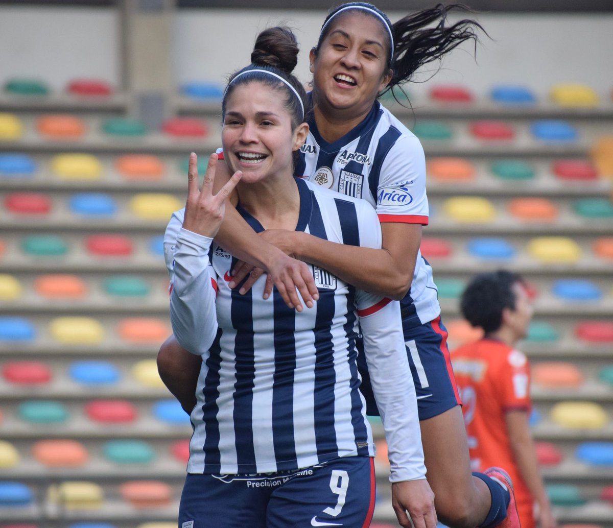 Décimo primer gol de Luccar en el campeonato y una victoria más de Alianza Lima en el regreso de la Liga Femenina. Las íntimas cerrarán la fase 1 la próx fecha ante Ayacucho FC mientras que los refuerzos quedarán aptas en la 2da parte del torneo. 📷: @tabatha__belen @ovacionweb