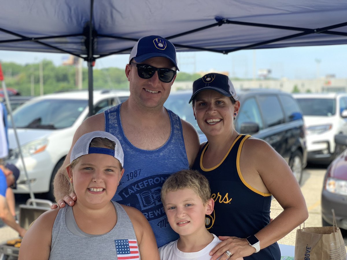 czellmo's tweet photo. Zellmer’s soaking up summer #ThisIsMyCrew https://t.co/fnprjtodql