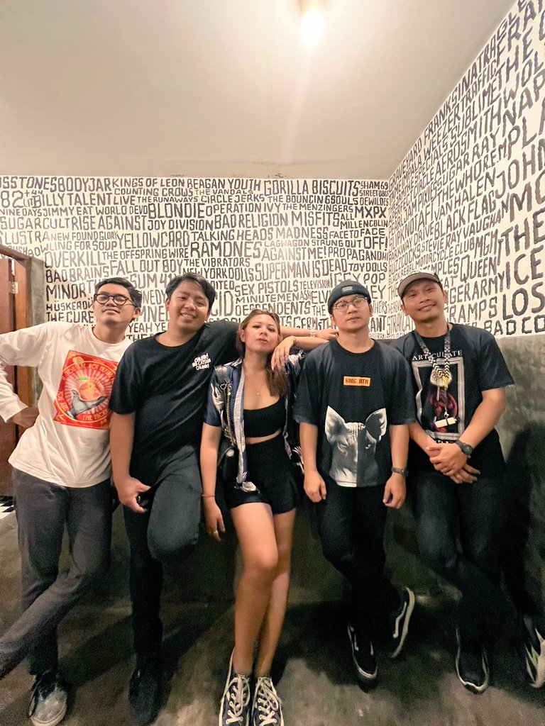 <a href="/middayinmadness/">MIDDΛY IN MΛDΝΞSS</a> 💯