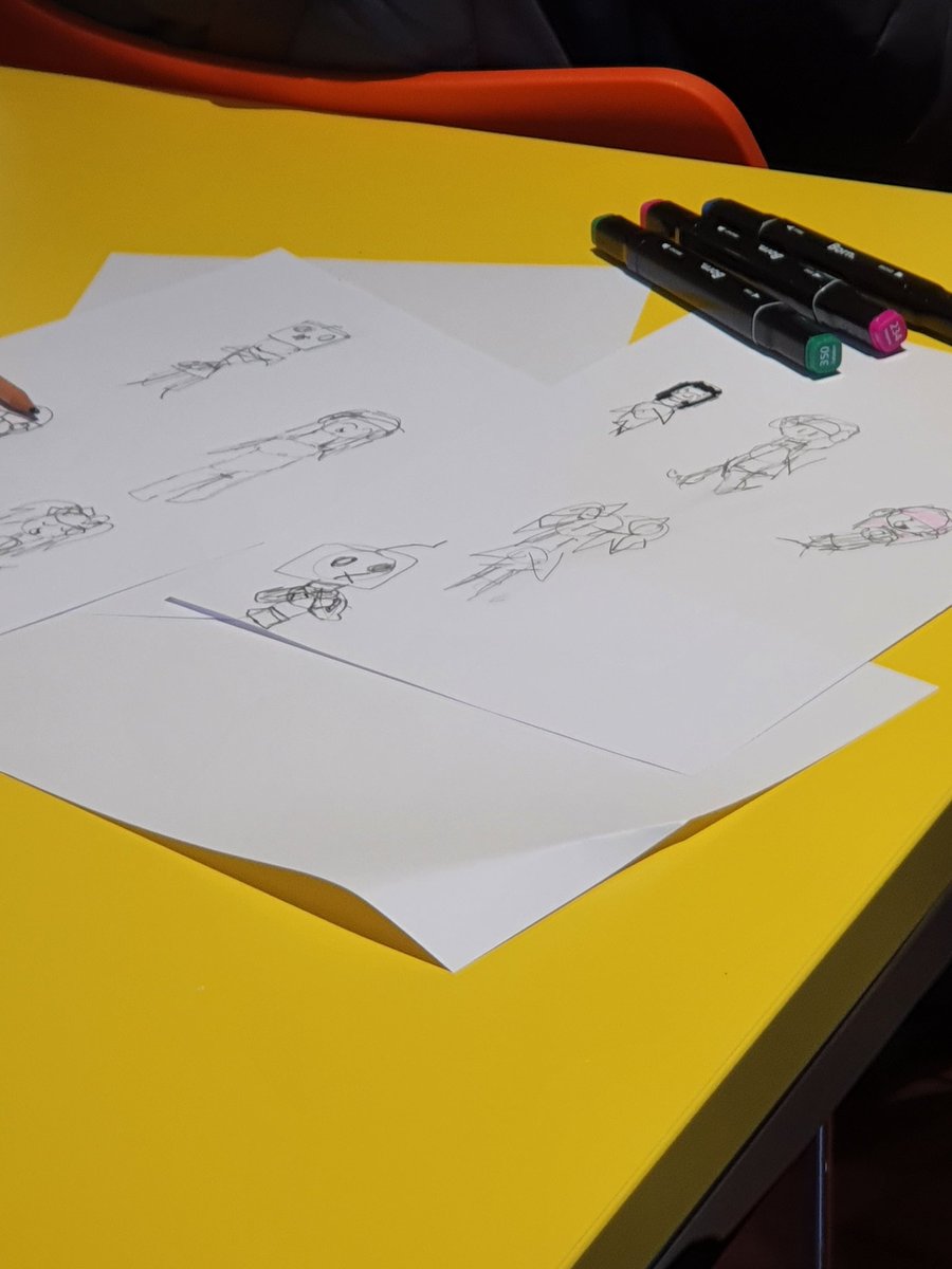 Massive amounts of beautiful art being created in the Cosplay Life Drawing session with Aśka this morning #PCAFest2022