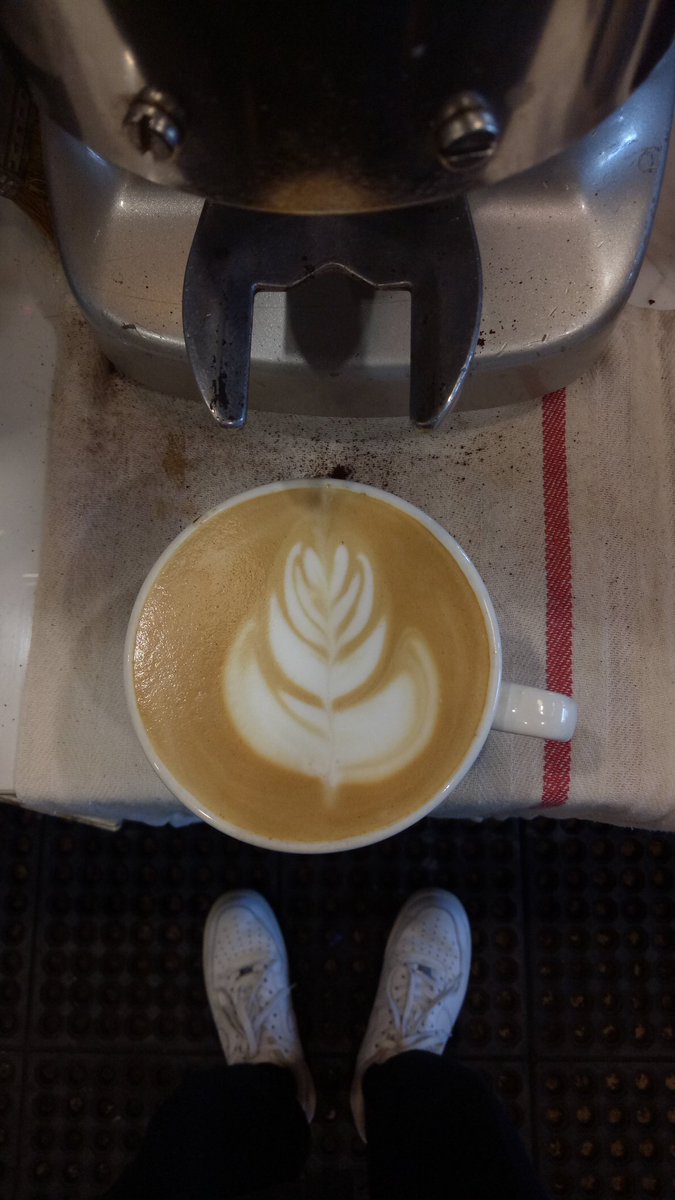 FaizhoOL's tweet photo. Sudahkah ngopi hari ini ☕ https://t.co/c6kfO8T9i6