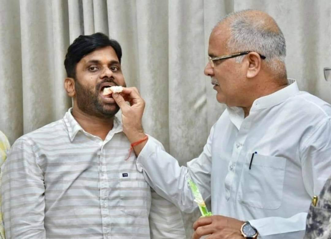 VIPIN_YADAV_008's tweet photo. श्री @vinodtiwaricg भैया जी को जन्मदिन की ढेर सारी बधाइयां एवं शुभकामनाएं।
 
मां सर्वमंगला की कृपा आप पर सदैव बनी रहे। https://t.co/LeyJPyPg1d