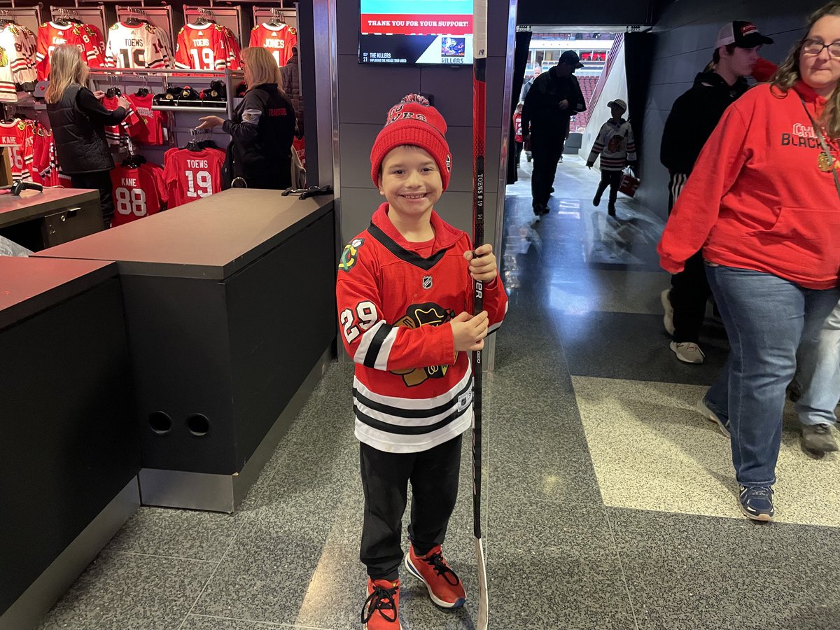 MrBookler's tweet photo. @sarahkustok Sarah, I've read in the Trib that you are doing well in New York, so congrats.   My family and I will be visiting New York on Friday. Do you have any recommendations of places or restaurants? Thank you for reading to my class many years ago. Ryan https://t.co/HxtvyFOfiF