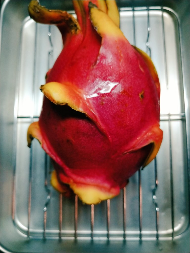 تويتر ふくたい 飯と酒 على تويتر 初めての ドラゴンフルーツ どんな味がするんやろ 楽しみ ワンピースの悪魔の実みたい T Co Cxc4aqwagm