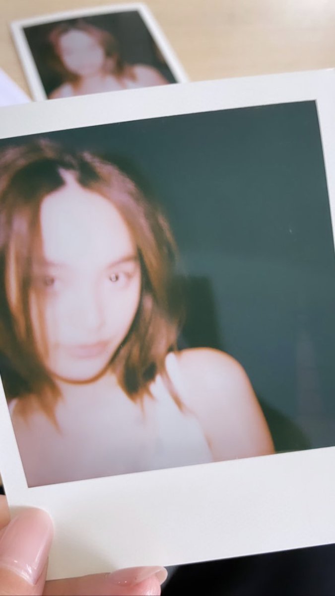 hourlyfah's tweet photo. fah polaroids 📸

#fahyongwaree https://t.co/vZ3HdIYPnn